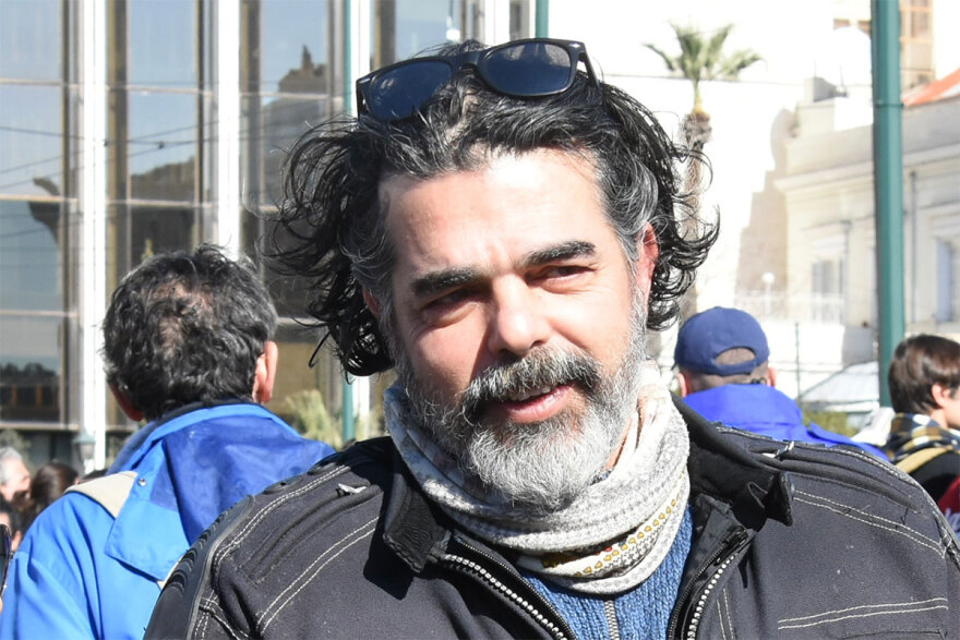 Συγκέντρωση διαμαρτυρίας καλλιτεχνών μπροστά στη Βουλή - Δείτε φωτογραφίες