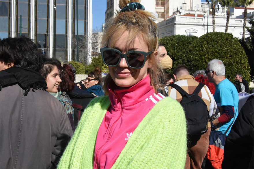 Συγκέντρωση διαμαρτυρίας καλλιτεχνών μπροστά στη Βουλή - Δείτε φωτογραφίες