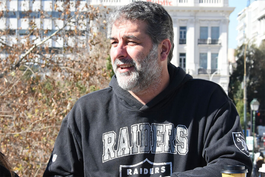 Συγκέντρωση διαμαρτυρίας καλλιτεχνών μπροστά στη Βουλή - Δείτε φωτογραφίες