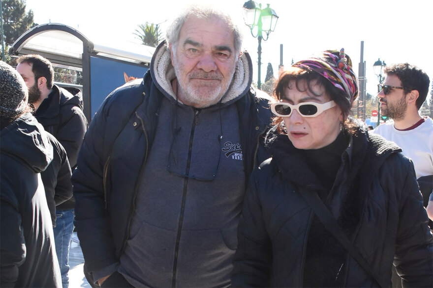 Συγκέντρωση διαμαρτυρίας καλλιτεχνών μπροστά στη Βουλή - Δείτε φωτογραφίες