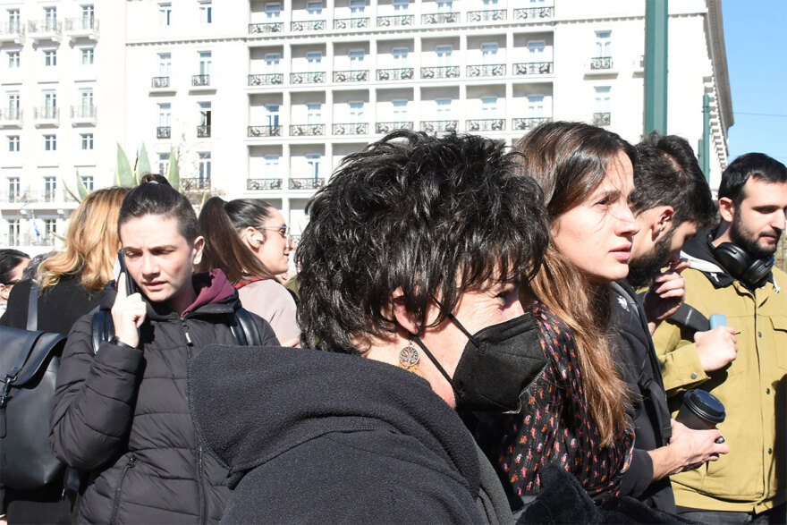 Συγκέντρωση διαμαρτυρίας καλλιτεχνών μπροστά στη Βουλή - Δείτε φωτογραφίες