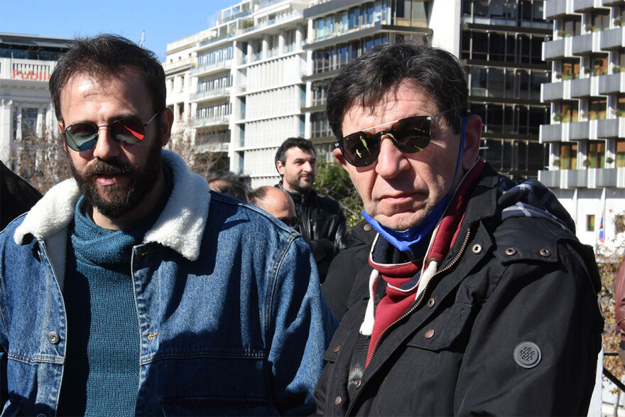 Συγκέντρωση διαμαρτυρίας καλλιτεχνών μπροστά στη Βουλή - Δείτε φωτογραφίες