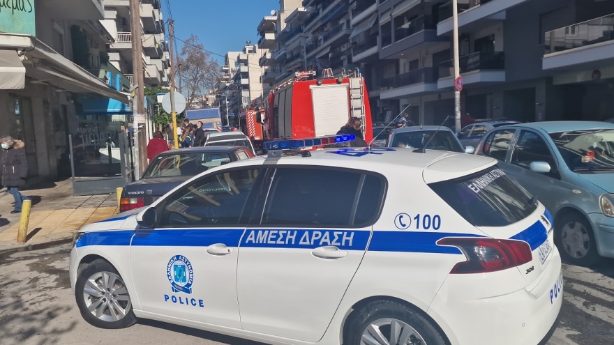 Θεσσαλονίκη: Συναγερμός στην πυροσβεστική για πυρκαγιά σε διαμέρισμα - Φωτογραφίες