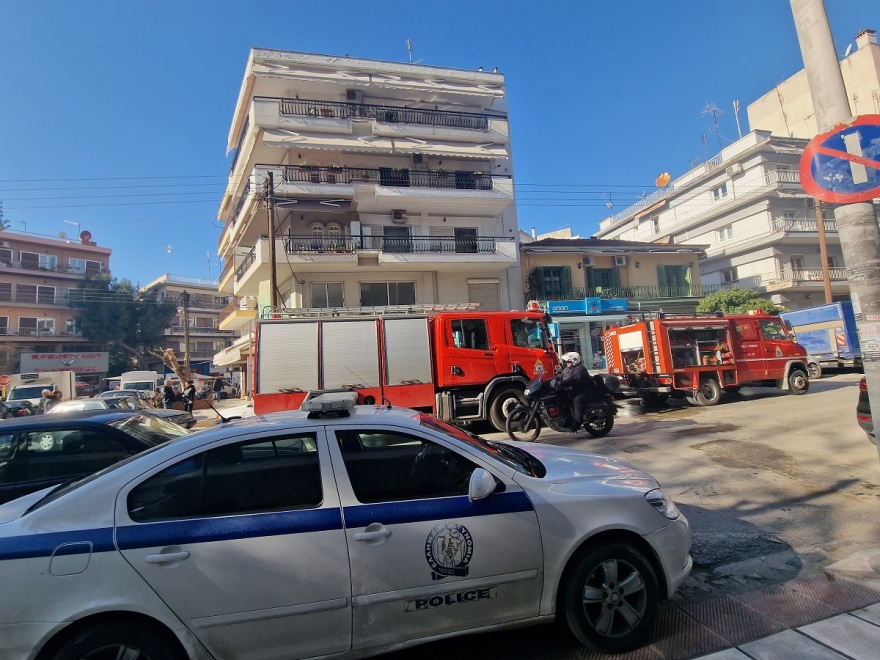 Θεσσαλονίκη: Συναγερμός στην πυροσβεστική για πυρκαγιά σε διαμέρισμα - Φωτογραφίες