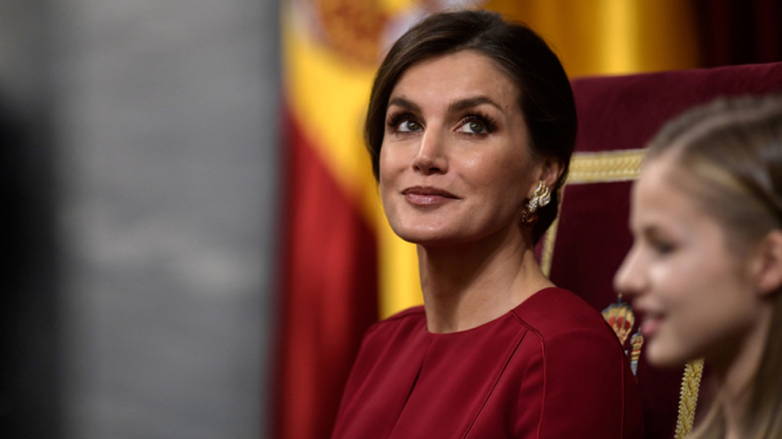 O πρώην σύζυγος σφάζει με το... γάντι τη Λετίθια της Ισπανίας: «Tυπική femme fatale»