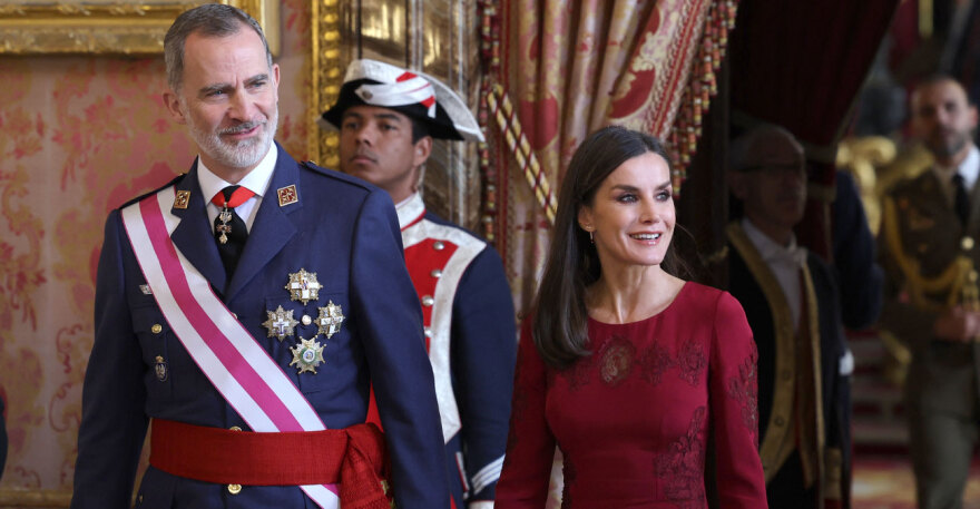 O πρώην σύζυγος σφάζει με το... γάντι τη Λετίθια της Ισπανίας: «Tυπική femme fatale»