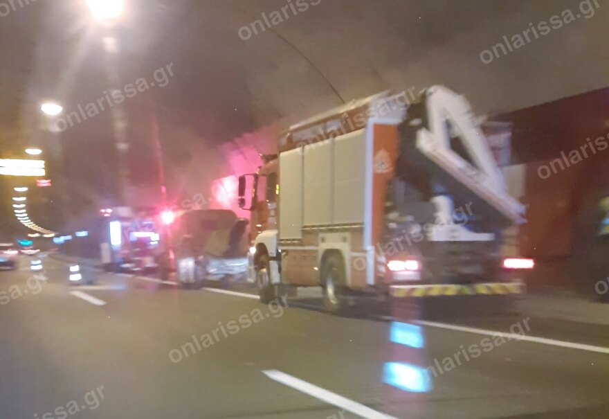 Τέμπη: Έκλεισαν προληπτικά οι σήραγγες λόγω καπνών - Ουρές χιλιομέτρων