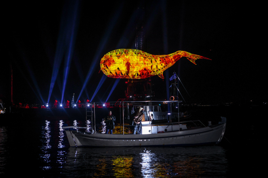 Ελευσίνα: Βίντεο και φωτογραφίες από την επιβλητική τελετή στη θάλασσα για την Πολιτιστική Πρωτεύουσα της Ευρώπης