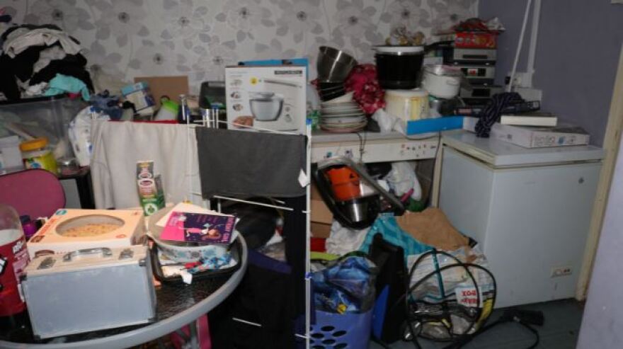 Βρετανία: Φωτογραφίες αποτυπώνουν την εξαθλίωση στην οποία ζούσε μια ανάπηρη 16χρονη πριν πεθάνει