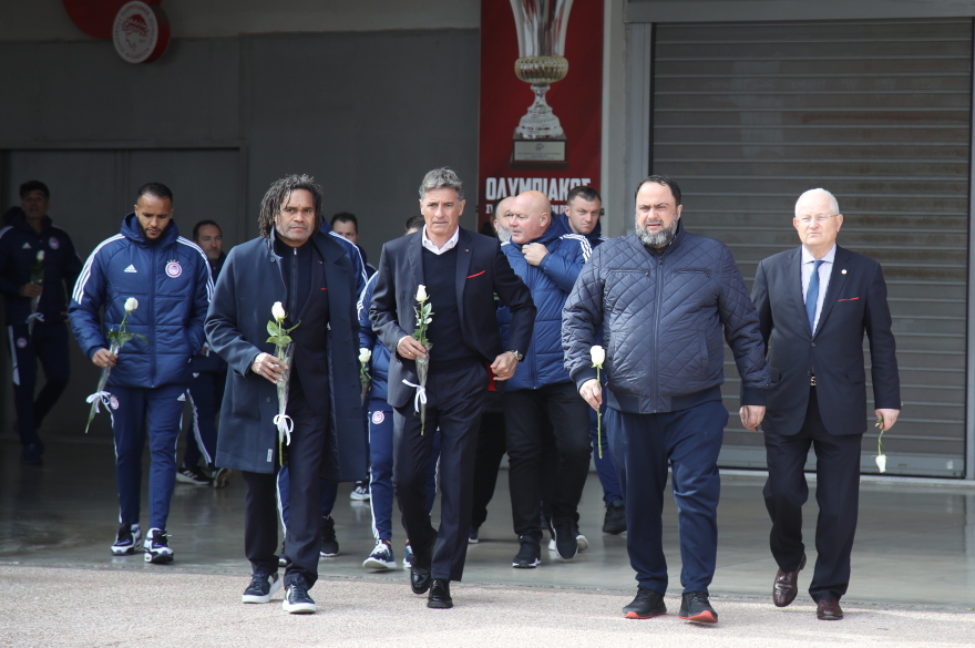  O Ολυμπιακός τίμησε την μνήμη των θυμάτων της τραγωδίας της Θύρας 7 - Δείτε βίντεο 