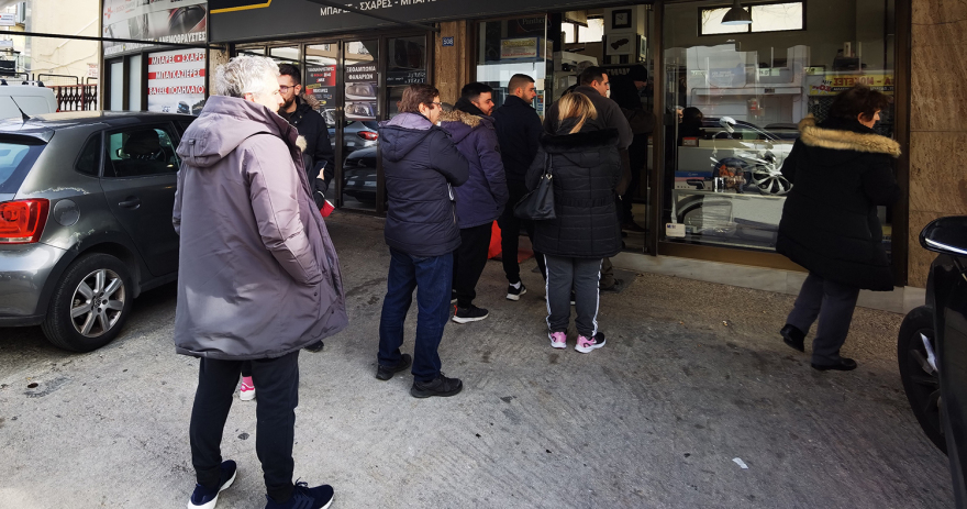 Κακοκαιρία Μπάρμπαρα: Ξέμειναν από αντιολισθητικές αλυσίδες και χιονοκουβέρτες τα καταστήματα