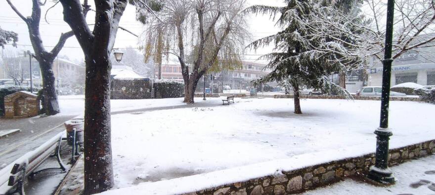 «Μπάρμπαρα»: Η κακοκαιρία χτυπά την Αττική - Πυκνό χιόνι στα βόρεια προάστια