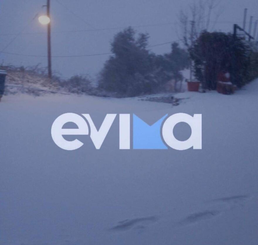 Η κακοκαιρία «Μπάρμπαρα» έφτασε με άγριες διαθέσεις στην Εύβοια - Χιονίζει αδιάκοπα από το πρωί