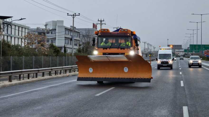 Κακοκαιρία Μπάρμπαρα: Για πρώτη φορά στη «μάχη» της κακοκαιρίας το εκχιονιστικό Jet Broom