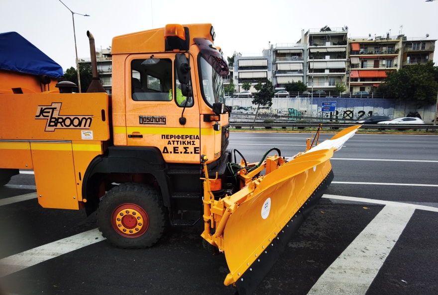 Κακοκαιρία Μπάρμπαρα: Για πρώτη φορά στη «μάχη» της κακοκαιρίας το εκχιονιστικό Jet Broom
