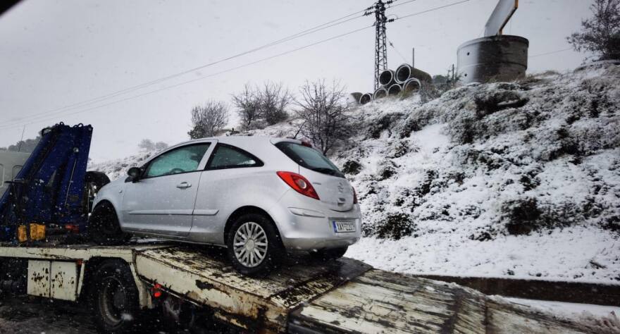 «Μπάρμπαρα»: Η κακοκαιρία χτυπά την Αττική - Πυκνό χιόνι στα βόρεια προάστια