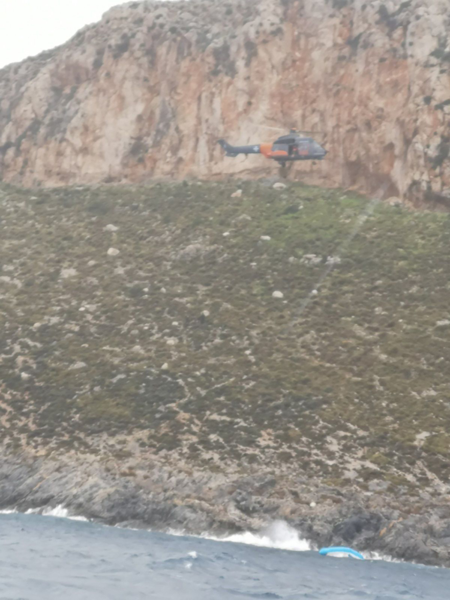 Τραγωδία με μετανάστες ανοιχτά της Λέρου:  Μια γυναίκα νεκρή, σε κρίσιμη κατάσταση τρία παιδιά