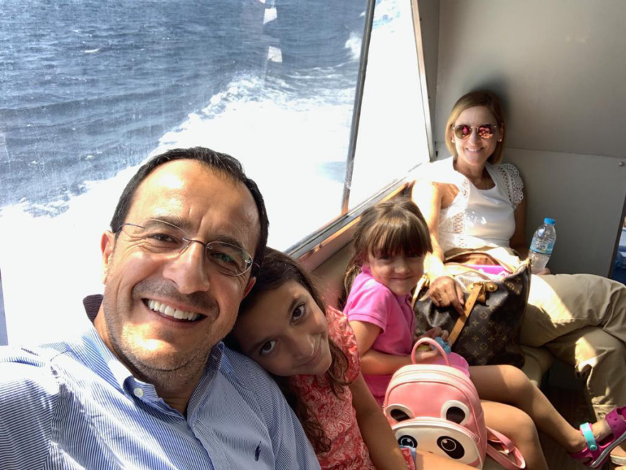 Φιλίππα Καρσερά - Χριστοδουλίδη: Ποια είναι η διπλωμάτης υποψήφια πρώτη κυρία της Κύπρου