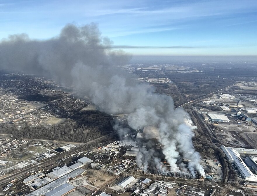 Σικάγο: Τεράστια πυρκαγιά σε εργοστάσιο επίπλων