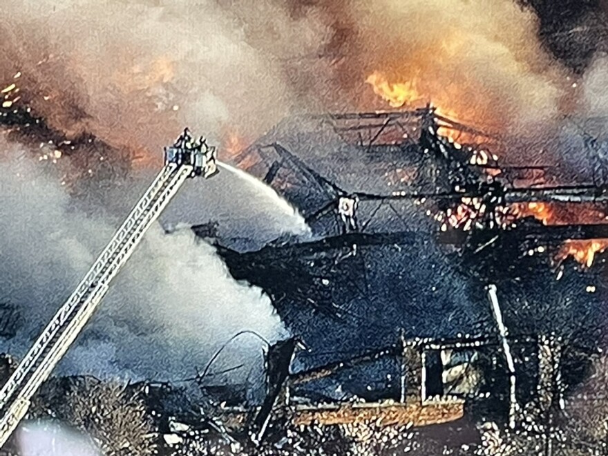 Σικάγο: Τεράστια πυρκαγιά σε εργοστάσιο επίπλων