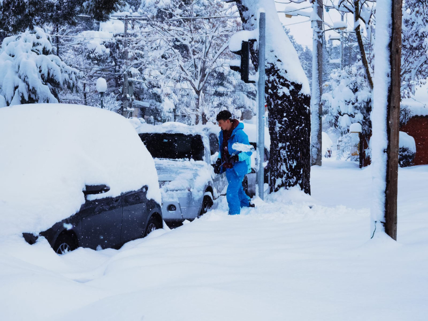 Κακοκαιρία Μπάρμπαρα: Πυκνή χιονόπτωση στον Διόνυσο - Δείτε βίντεο και φωτογραφίες