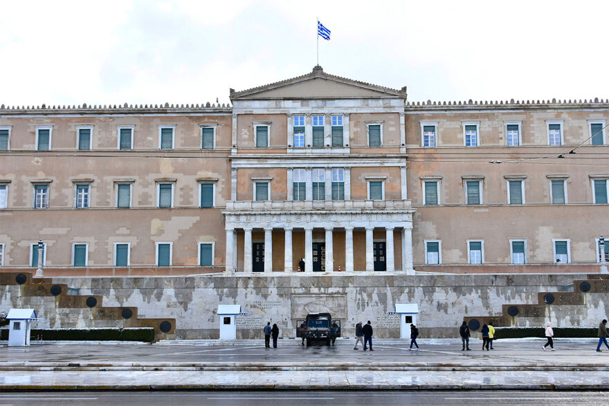 Κακοκαιρία «Μπάρμπαρα»: Παραμυθένιες εικόνες από το κέντρο της Αθήνας - Στα λευκά και το Ζάππειο