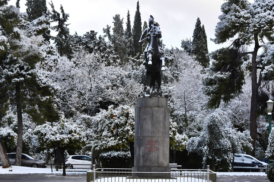 Κακοκαιρία «Μπάρμπαρα»: Παραμυθένιες εικόνες από το κέντρο της Αθήνας - Στα λευκά και το Ζάππειο