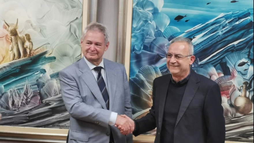 Εκλογές στην Κύπρο: Με το ΔΗΣΥ «φλερτάρουν» οι Χριστουδουλίδης και Μαυρογιάννης