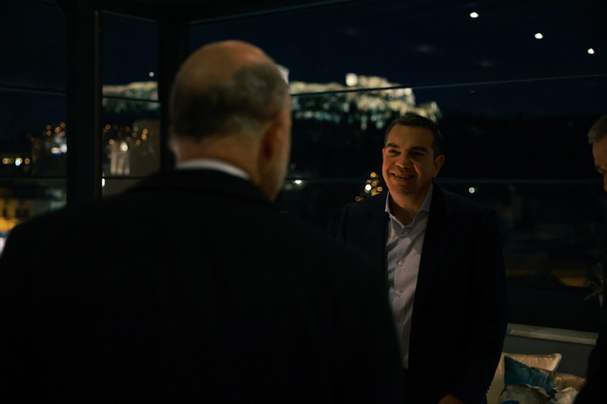 Δείπνο Τσίπρα - Μοσκοβισί με φόντο την Ακρόπολη - Δείτε φωτογραφίες