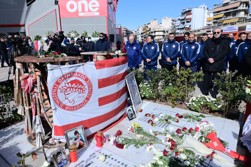 Ολυμπιακός: Το μνημόσυνο για τα θύματα της τραγωδίας της Θύρας 7 