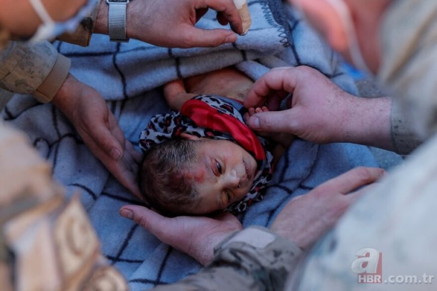 Σεισμός στην Τουρκία: Μωράκι 20 ημερών σώθηκε μετά από 60 ώρες - Κρατούσε μία τούφα από τα μαλλιά της μητέρας του