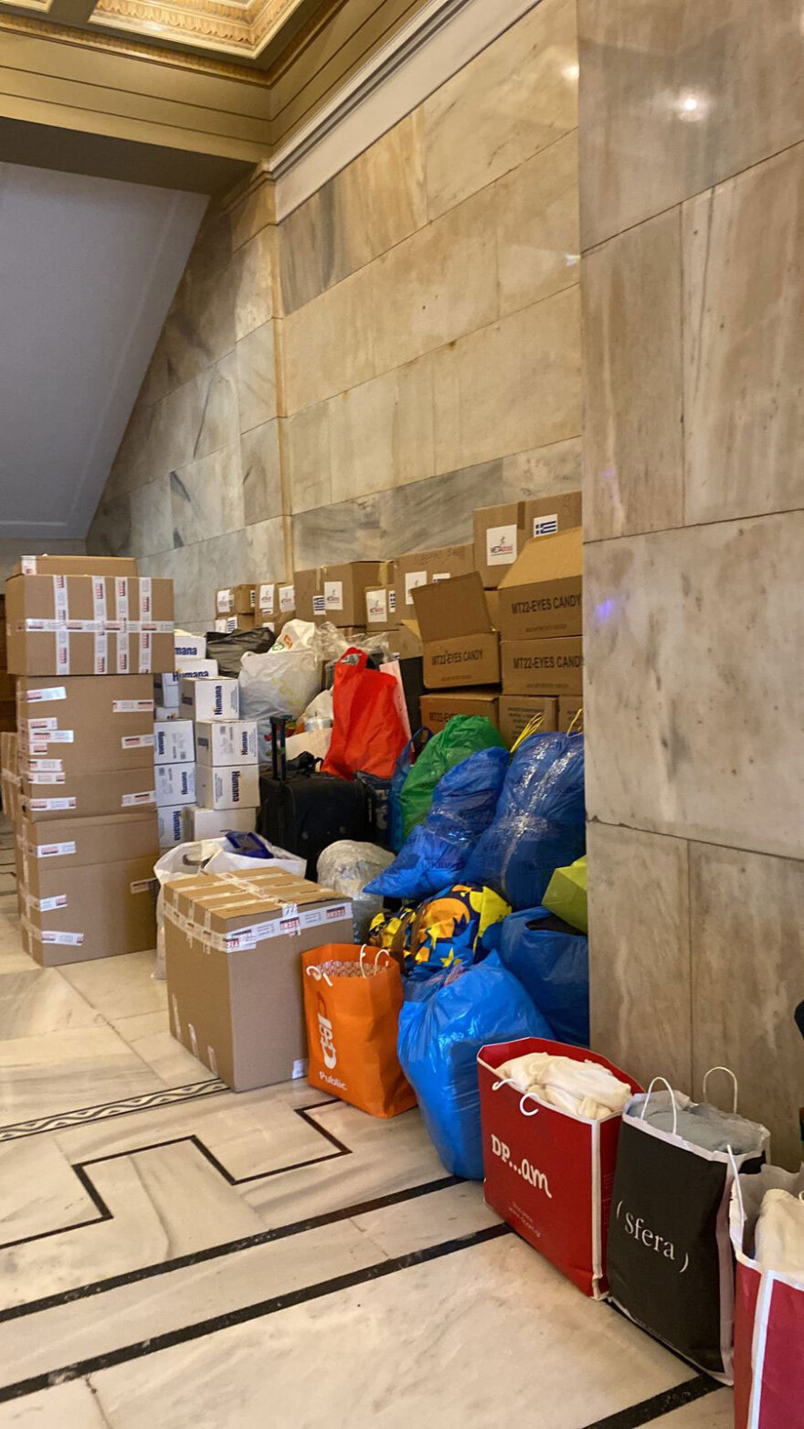 Ο δήμος Αθηναίων συγκεντρώνει τρόφιμα - αγαθά για τους σεισμόπληκτους σε Τουρκία και Συρία