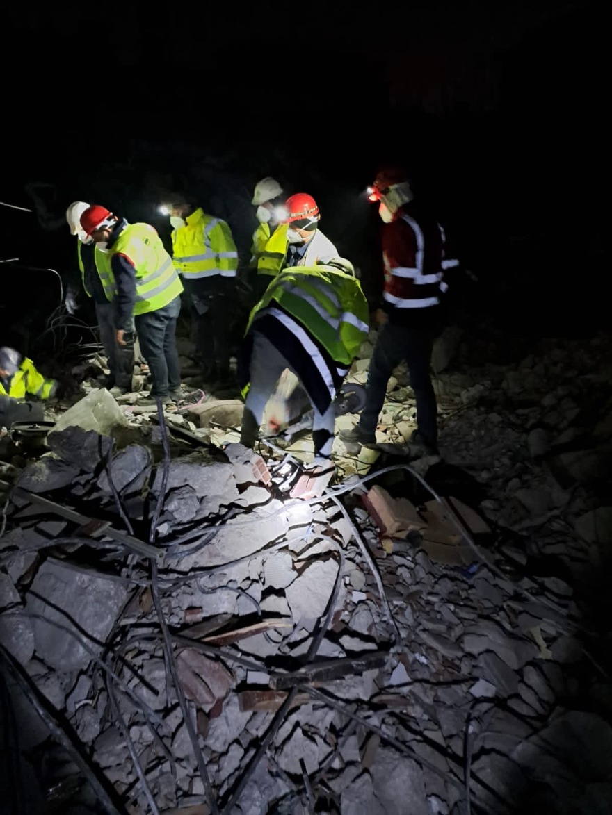 Σεισμός στην Τουρκία - Έλληνας εθελοντής: Εντοπίσαμε νεκρή μία οικογένεια με επτά μέλη, λιγοστεύουν οι ελπίδες για επιζώντες
