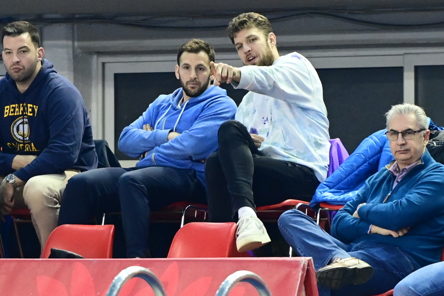 Είδε πόλο ο Βεζένκοφ αλλά δεν έφερε γούρι στην αγαπημένη του Νικόλ και στον Ολυμπιακό 