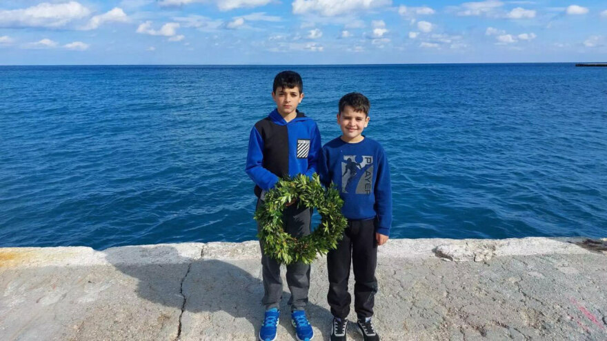 Κάρπαθος: Οι δύο μικροί μαθητές στο Διαφάνι και η σπουδαία Εβρίτισσα δασκάλα τους