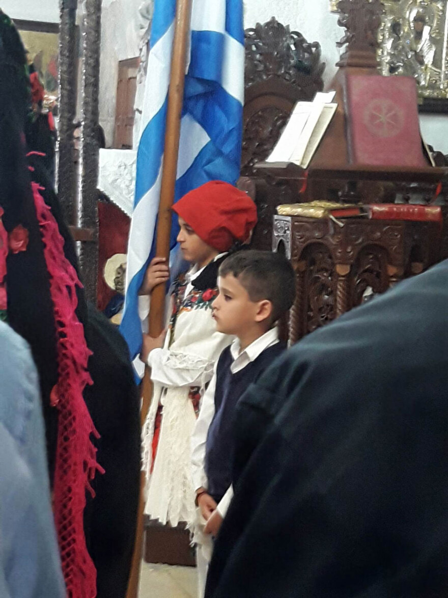 Κάρπαθος: Οι δύο μικροί μαθητές στο Διαφάνι και η σπουδαία Εβρίτισσα δασκάλα τους