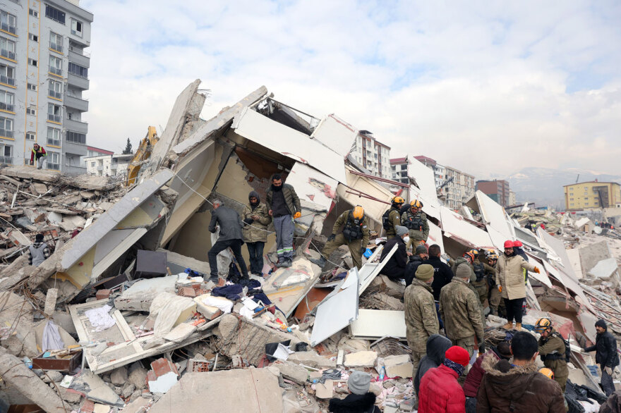 «Καμία σύγκριση των κατασκευών στην Ελλάδα με αυτές σε Τουρκία και Συρία», λέει ο πρόεδρος του ΤΕΕ