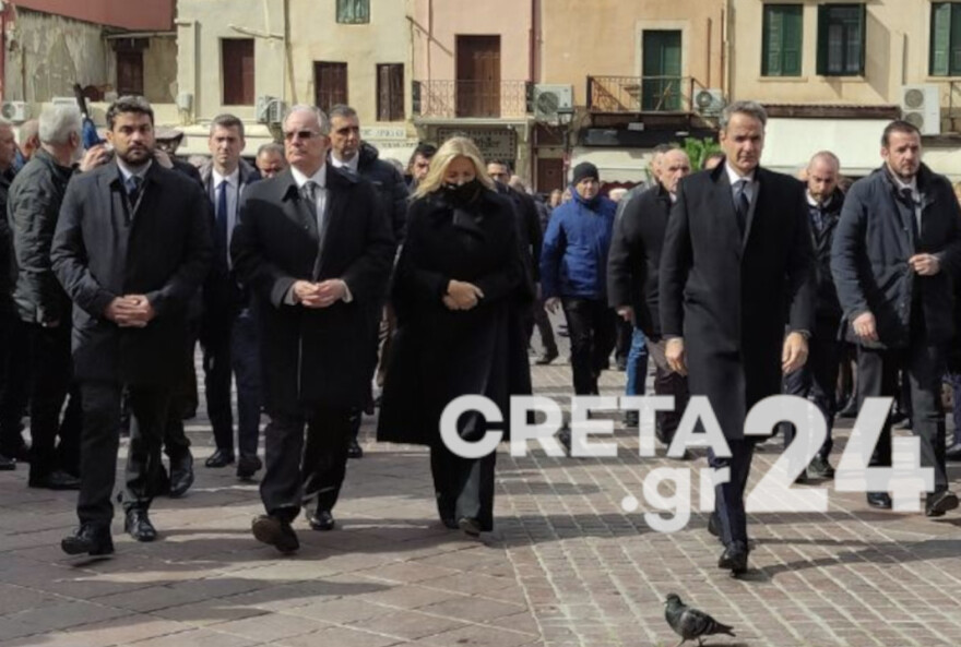 Μανούσος Βολουδάκης: Η Κρήτη τον αποχαιρέτησε - Με Καζαντζάκη το «αντίο» του πρωθυπουργού (βίντεο + φωτό)