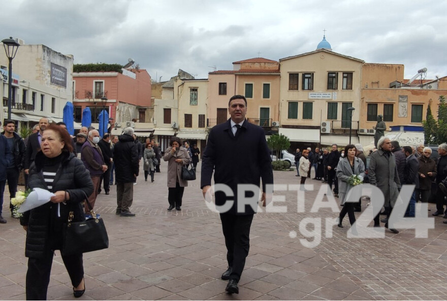 Μανούσος Βολουδάκης: Η Κρήτη τον αποχαιρέτησε - Με Καζαντζάκη το «αντίο» του πρωθυπουργού (βίντεο + φωτό)