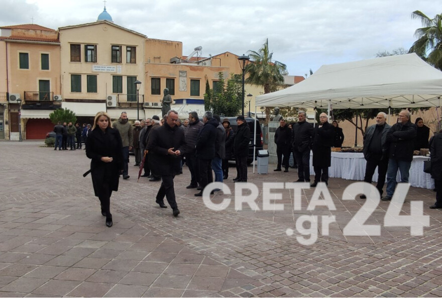 Μανούσος Βολουδάκης: Η Κρήτη τον αποχαιρέτησε - Με Καζαντζάκη το «αντίο» του πρωθυπουργού (βίντεο + φωτό)