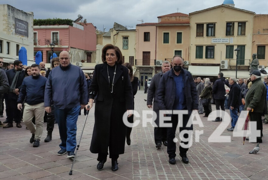 Μανούσος Βολουδάκης: Η Κρήτη τον αποχαιρέτησε - Με Καζαντζάκη το «αντίο» του πρωθυπουργού (βίντεο + φωτό)