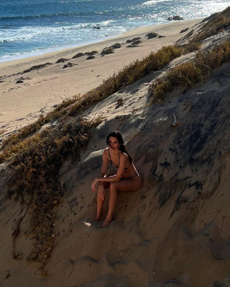 Κένταλ Τζένερ: Η φωτογραφία στο Instagram με... μαγιό-κορδόνι