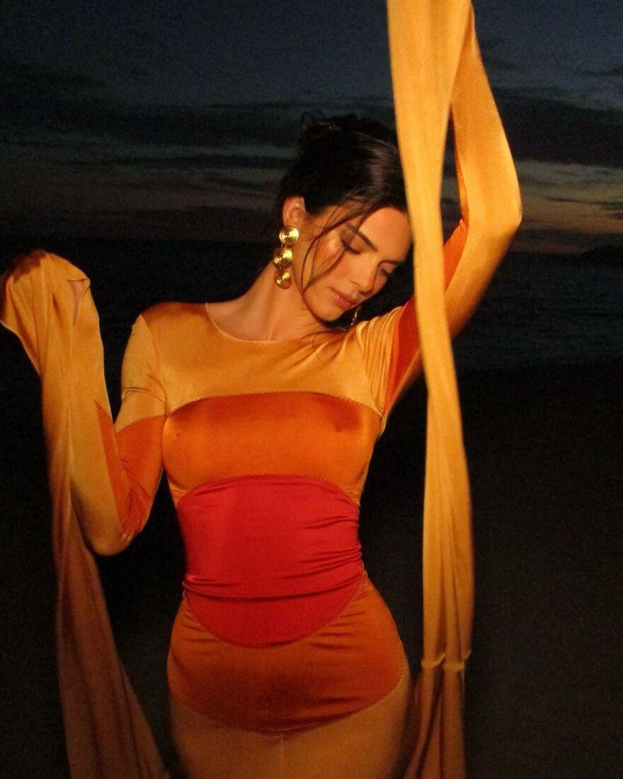 Κένταλ Τζένερ: Η φωτογραφία στο Instagram με... μαγιό-κορδόνι