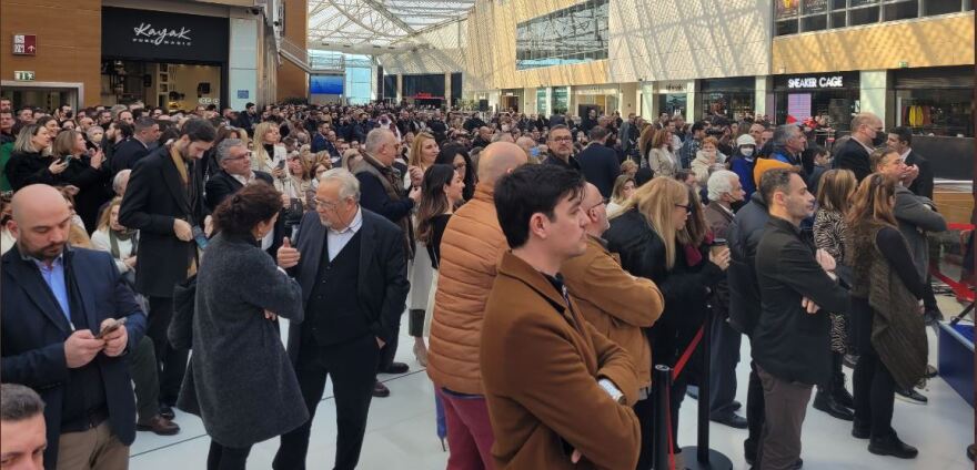 Με προεκλογικό άρωμα η κοπή πίτας του Άδωνι Γεωργιάδη - Πλήθος κόσμου στο Μαρούσι (βίντεο)