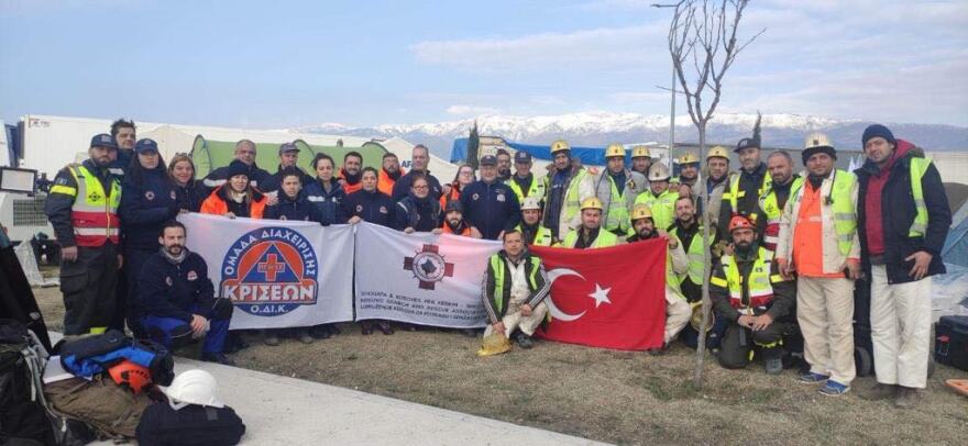 Σεισμός στην Τουρκία: Έλληνες εθελοντές στο σημείο της καταστροφής - Δείτε φωτογραφίες