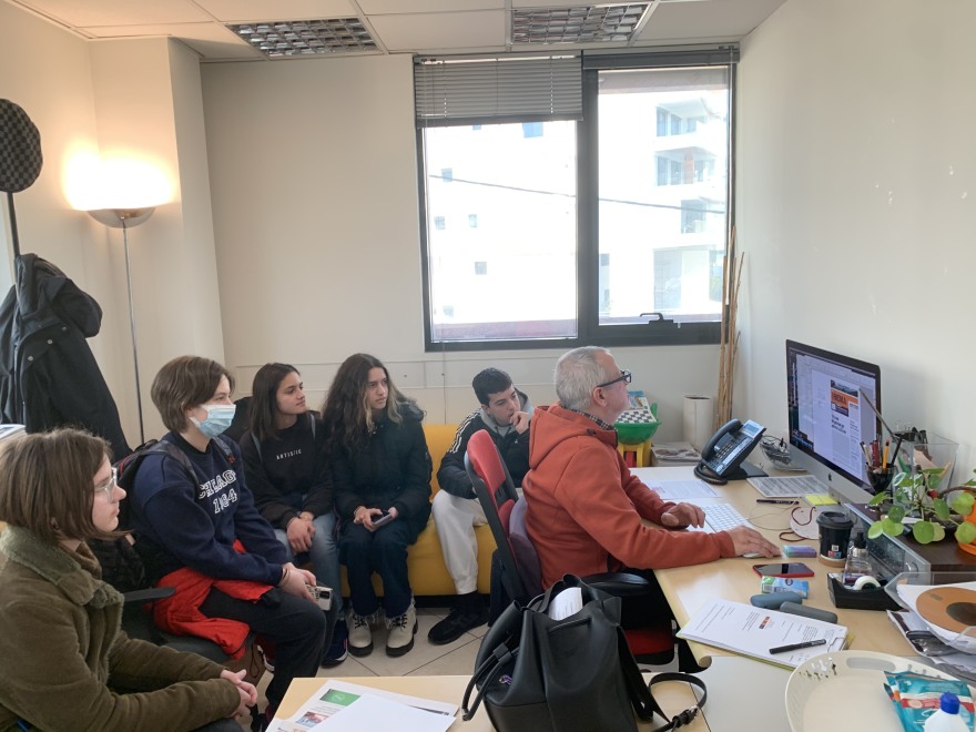 Το Γυμνάσιο Κρυονερίου «τύπωσε» το δικό του Πρώτο Θέμα