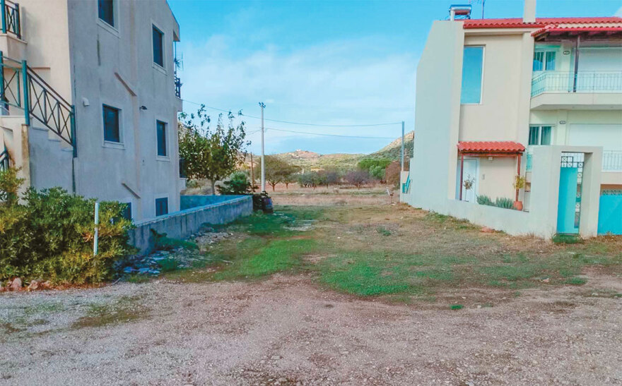 Οικογένεια Λεβέντη - Αλγιαννάκη: Στο «σφυρί» τρία ακόμη ακίνητα για χρέη του γιου