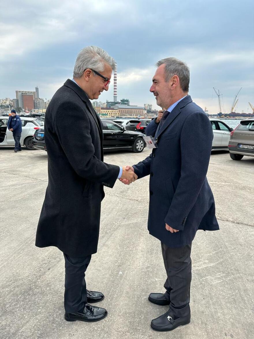 Επίσκεψη Κατσανιώτη στο ΣΕΦ για την ανθρωπιστική βοήθεια στην Τουρκία 