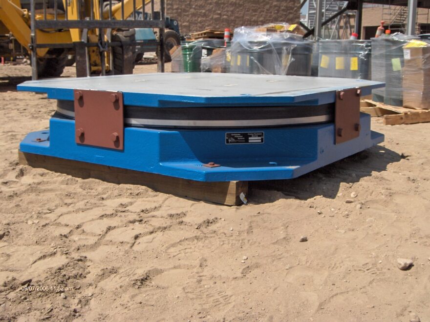 Η απόλυτη αντισεισμική προστασία: Κτίρια με αμορτισέρ σε Ιαπωνία και Καλιφόρνια - Δείτε βίντεο