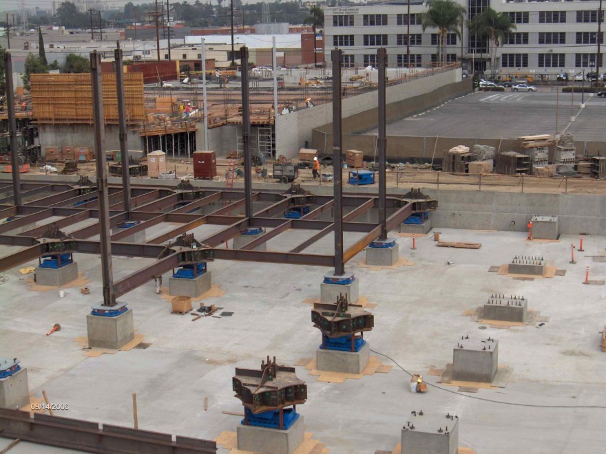 Η απόλυτη αντισεισμική προστασία: Κτίρια με αμορτισέρ σε Ιαπωνία και Καλιφόρνια - Δείτε βίντεο